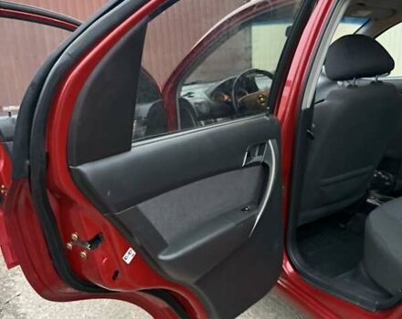 Красный Шевроле Авео, объемом двигателя 1.4 л и пробегом 169 тыс. км за 4200 $, фото 14 на Automoto.ua