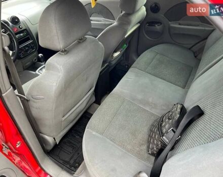 Красный Шевроле Авео, объемом двигателя 1.5 л и пробегом 222 тыс. км за 3500 $, фото 16 на Automoto.ua