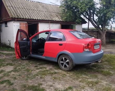 Красный Шевроле Авео, объемом двигателя 1.5 л и пробегом 120 тыс. км за 2747 $, фото 1 на Automoto.ua