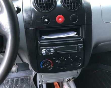 Красный Шевроле Авео, объемом двигателя 1.5 л и пробегом 220 тыс. км за 1100 $, фото 12 на Automoto.ua