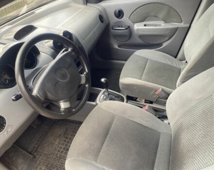 Красный Шевроле Авео, объемом двигателя 1.5 л и пробегом 225 тыс. км за 1250 $, фото 3 на Automoto.ua