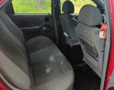 Красный Шевроле Авео, объемом двигателя 1.5 л и пробегом 250 тыс. км за 3500 $, фото 1 на Automoto.ua