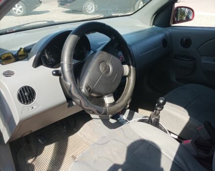 Красный Шевроле Авео, объемом двигателя 1.5 л и пробегом 314 тыс. км за 2400 $, фото 6 на Automoto.ua