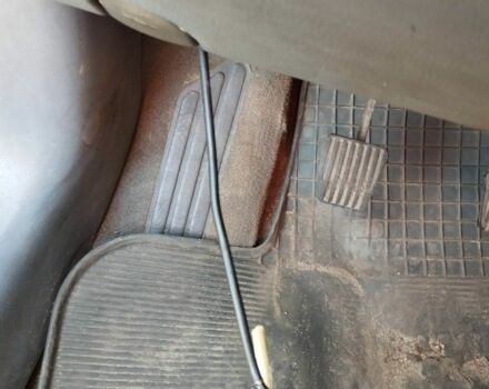 Красный Шевроле Авео, объемом двигателя 1.5 л и пробегом 350 тыс. км за 1800 $, фото 5 на Automoto.ua