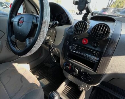 Красный Шевроле Авео, объемом двигателя 0 л и пробегом 191 тыс. км за 2500 $, фото 7 на Automoto.ua