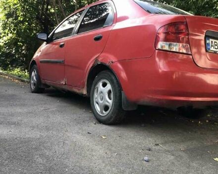 Красный Шевроле Авео, объемом двигателя 1.5 л и пробегом 220 тыс. км за 1100 $, фото 1 на Automoto.ua