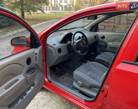 Красный Шевроле Авео, объемом двигателя 1.5 л и пробегом 223 тыс. км за 3200 $, фото 9 на Automoto.ua