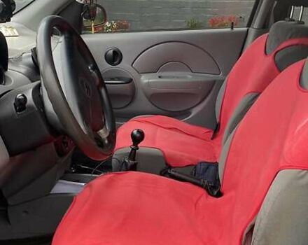 Красный Шевроле Авео, объемом двигателя 1.5 л и пробегом 157 тыс. км за 3700 $, фото 3 на Automoto.ua