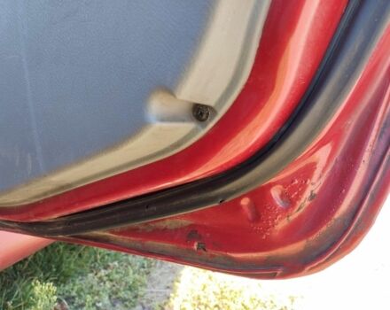 Красный Шевроле Авео, объемом двигателя 1.5 л и пробегом 350 тыс. км за 1800 $, фото 12 на Automoto.ua