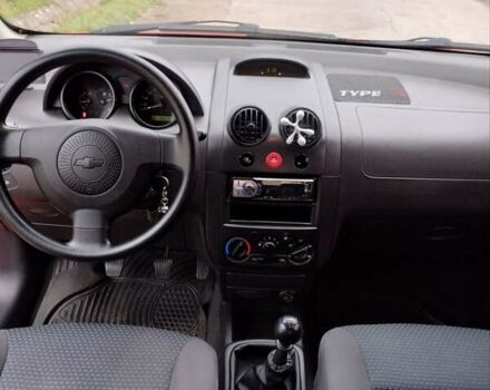 Красный Шевроле Авео, объемом двигателя 1.5 л и пробегом 185 тыс. км за 3000 $, фото 15 на Automoto.ua