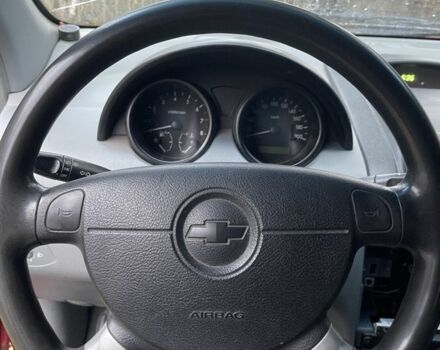 Красный Шевроле Авео, объемом двигателя 1.5 л и пробегом 224 тыс. км за 3200 $, фото 6 на Automoto.ua