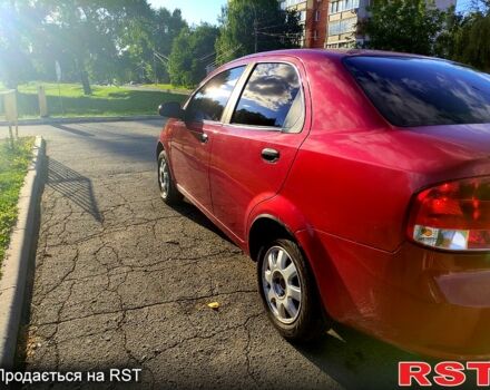 Красный Шевроле Авео, объемом двигателя 1.5 л и пробегом 190 тыс. км за 2500 $, фото 3 на Automoto.ua