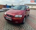 Красный Шевроле Авео, объемом двигателя 1.5 л и пробегом 184 тыс. км за 3700 $, фото 1 на Automoto.ua