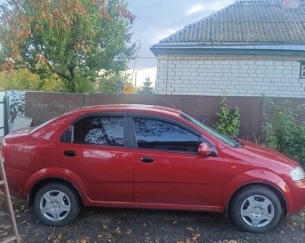 Красный Шевроле Авео, объемом двигателя 1.5 л и пробегом 290 тыс. км за 2400 $, фото 3 на Automoto.ua