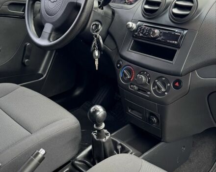 Красный Шевроле Авео, объемом двигателя 1.5 л и пробегом 27 тыс. км за 6100 $, фото 17 на Automoto.ua