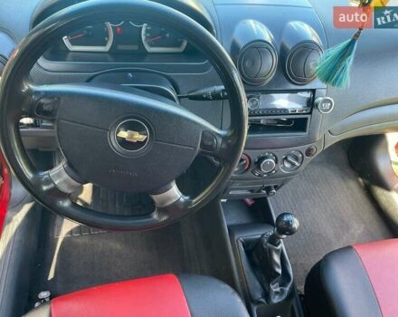 Красный Шевроле Авео, объемом двигателя 1.5 л и пробегом 210 тыс. км за 3400 $, фото 7 на Automoto.ua
