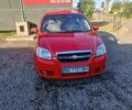 Красный Шевроле Авео, объемом двигателя 1.5 л и пробегом 200 тыс. км за 3200 $, фото 2 на Automoto.ua