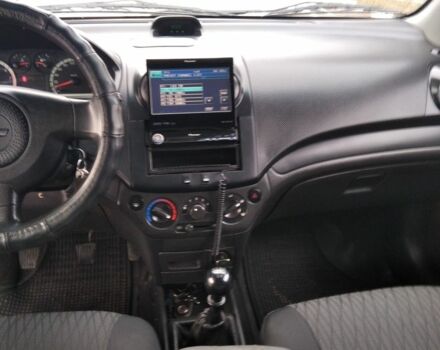 Красный Шевроле Авео, объемом двигателя 1.5 л и пробегом 325 тыс. км за 2900 $, фото 8 на Automoto.ua