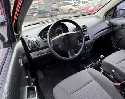 Красный Шевроле Авео, объемом двигателя 1.5 л и пробегом 27 тыс. км за 6100 $, фото 9 на Automoto.ua