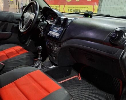 Червоний Шевроле Авео, об'ємом двигуна 1.5 л та пробігом 265 тис. км за 3800 $, фото 6 на Automoto.ua