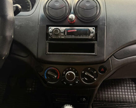 Красный Шевроле Авео, объемом двигателя 1.5 л и пробегом 187 тыс. км за 3300 $, фото 14 на Automoto.ua