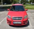 Красный Шевроле Авео, объемом двигателя 1.5 л и пробегом 201 тыс. км за 4000 $, фото 1 на Automoto.ua