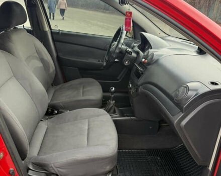 Красный Шевроле Авео, объемом двигателя 1.5 л и пробегом 187 тыс. км за 3300 $, фото 16 на Automoto.ua