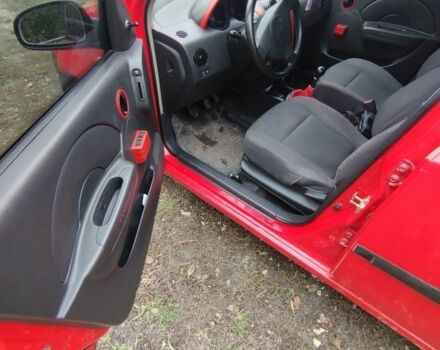 Красный Шевроле Авео, объемом двигателя 1.5 л и пробегом 163 тыс. км за 2100 $, фото 5 на Automoto.ua