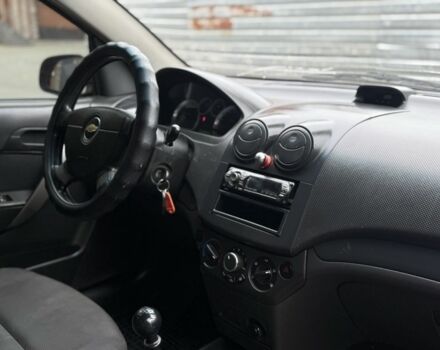 Красный Шевроле Авео, объемом двигателя 1.5 л и пробегом 280 тыс. км за 2800 $, фото 5 на Automoto.ua