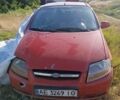 Красный Шевроле Авео, объемом двигателя 1.5 л и пробегом 250 тыс. км за 1500 $, фото 1 на Automoto.ua