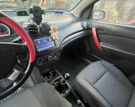 Красный Шевроле Авео, объемом двигателя 1.5 л и пробегом 184 тыс. км за 3000 $, фото 9 на Automoto.ua