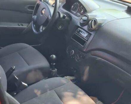 Красный Шевроле Авео, объемом двигателя 1.5 л и пробегом 176 тыс. км за 2650 $, фото 3 на Automoto.ua