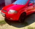 Красный Шевроле Авео, объемом двигателя 1.5 л и пробегом 150 тыс. км за 2600 $, фото 1 на Automoto.ua