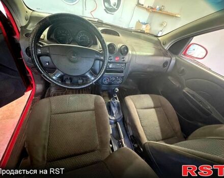 Красный Шевроле Авео, объемом двигателя 1.5 л и пробегом 150 тыс. км за 2600 $, фото 9 на Automoto.ua