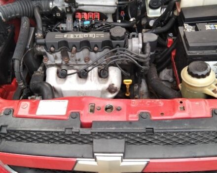 Красный Шевроле Авео, объемом двигателя 1.5 л и пробегом 325 тыс. км за 2900 $, фото 7 на Automoto.ua