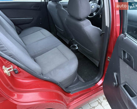Красный Шевроле Авео, объемом двигателя 1.4 л и пробегом 180 тыс. км за 3300 $, фото 10 на Automoto.ua