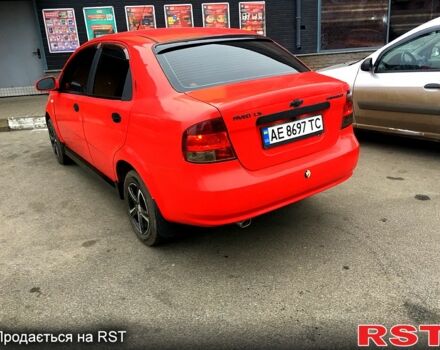 Красный Шевроле Авео, объемом двигателя 1.5 л и пробегом 280 тыс. км за 2800 $, фото 3 на Automoto.ua