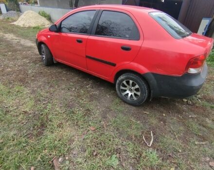 Красный Шевроле Авео, объемом двигателя 1.5 л и пробегом 163 тыс. км за 2100 $, фото 3 на Automoto.ua