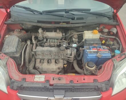 Червоний Шевроле Авео, об'ємом двигуна 1.5 л та пробігом 185 тис. км за 2800 $, фото 13 на Automoto.ua