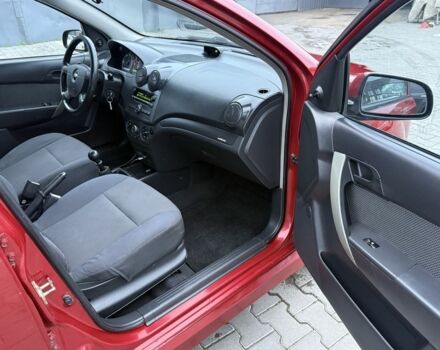 Красный Шевроле Авео, объемом двигателя 1.4 л и пробегом 180 тыс. км за 3300 $, фото 6 на Automoto.ua