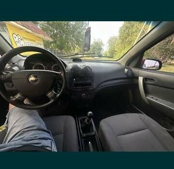 Красный Шевроле Авео, объемом двигателя 1.5 л и пробегом 176 тыс. км за 2650 $, фото 1 на Automoto.ua