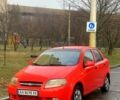 Красный Шевроле Авео, объемом двигателя 1.5 л и пробегом 227 тыс. км за 3700 $, фото 1 на Automoto.ua