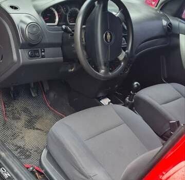 Красный Шевроле Авео, объемом двигателя 1.5 л и пробегом 176 тыс. км за 2699 $, фото 3 на Automoto.ua