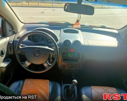 Красный Шевроле Авео, объемом двигателя 1.5 л и пробегом 190 тыс. км за 3100 $, фото 11 на Automoto.ua