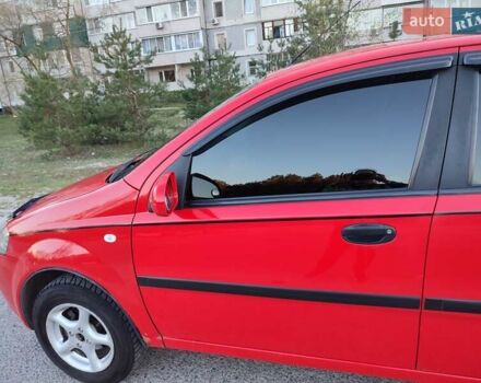 Красный Шевроле Авео, объемом двигателя 1.5 л и пробегом 190 тыс. км за 3300 $, фото 5 на Automoto.ua