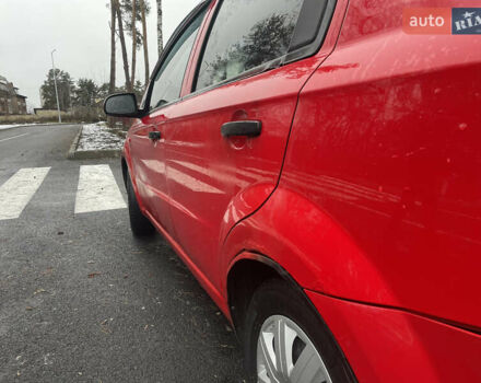 Красный Шевроле Авео, объемом двигателя 1.5 л и пробегом 350 тыс. км за 1799 $, фото 7 на Automoto.ua