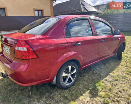 Красный Шевроле Авео, объемом двигателя 1.5 л и пробегом 180 тыс. км за 4500 $, фото 4 на Automoto.ua