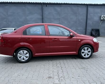 Красный Шевроле Авео, объемом двигателя 1.4 л и пробегом 180 тыс. км за 3300 $, фото 4 на Automoto.ua