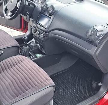 Красный Шевроле Авео, объемом двигателя 1.5 л и пробегом 194 тыс. км за 3000 $, фото 16 на Automoto.ua