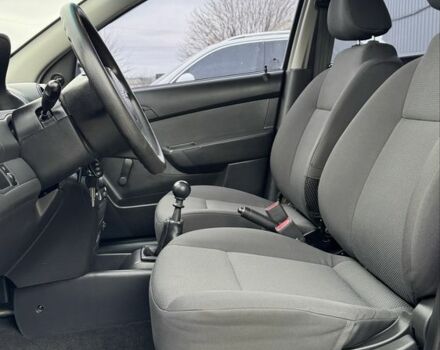 Красный Шевроле Авео, объемом двигателя 1.5 л и пробегом 27 тыс. км за 6100 $, фото 11 на Automoto.ua